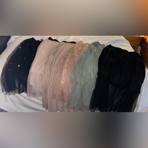 Flowy/Tulle Skirts lot - Picture 1 of 9